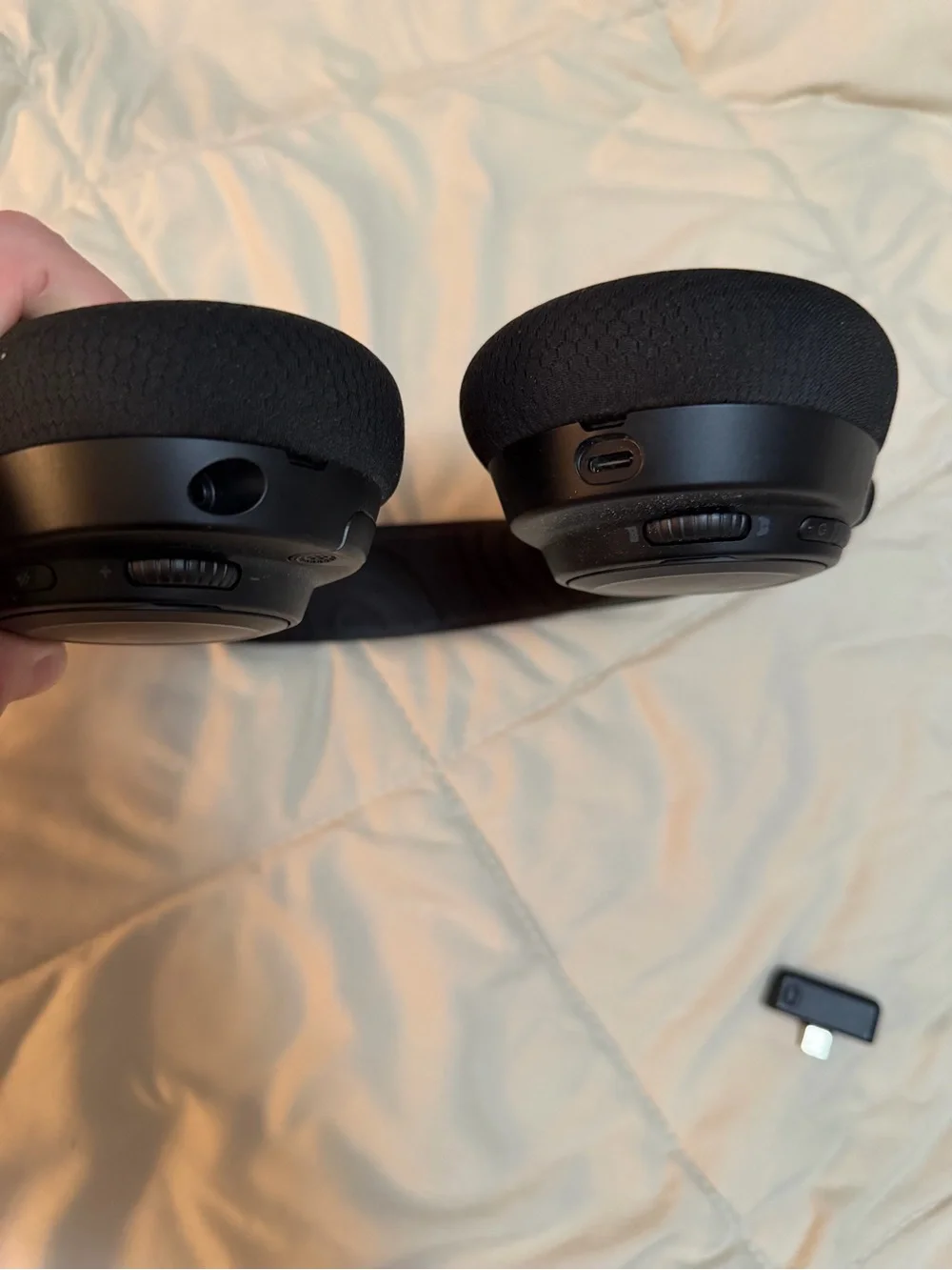 Steel series arctis nova wireless headset for xbox and pc